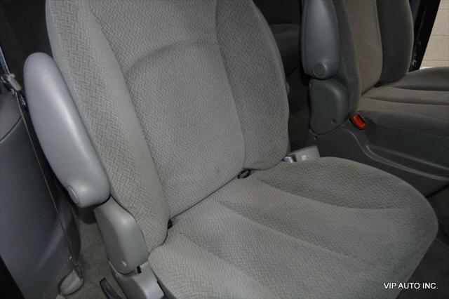 2006 Chrysler Town & Country 4dr
