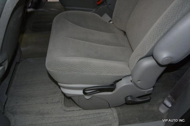 2006 Chrysler Town & Country 4dr