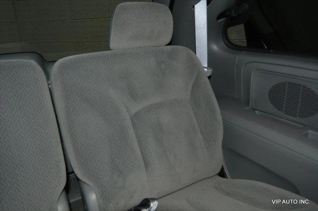 2006 Chrysler Town & Country 4dr