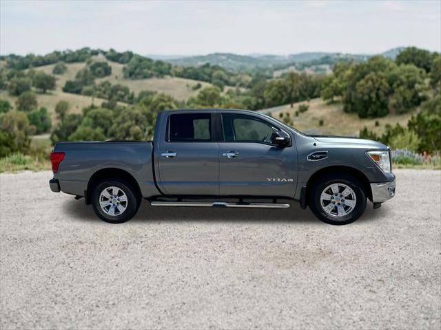2017 Nissan Titan SV