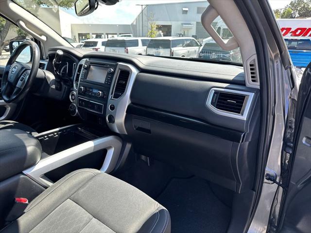 2017 Nissan Titan SV