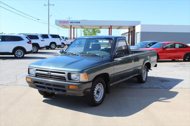 1992 Toyota 2WD Trucks Deluxe