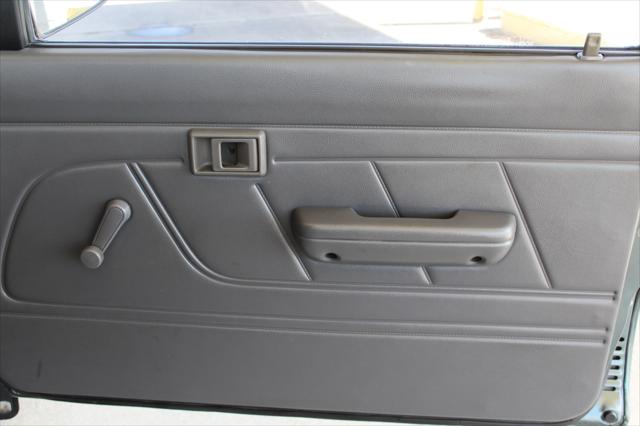 1992 Toyota 2WD Trucks Deluxe