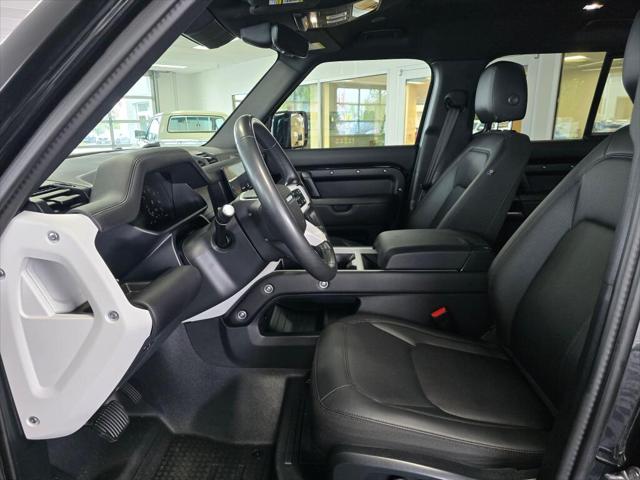 2025 Land Rover Defender 110 P300
