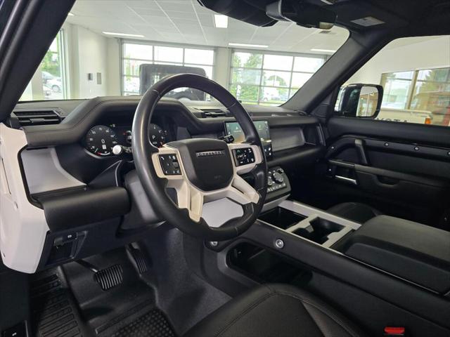 2025 Land Rover Defender 110 P300