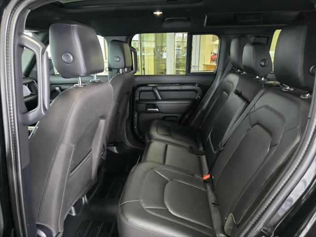 2025 Land Rover Defender 110 P300