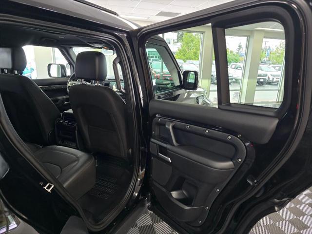 2025 Land Rover Defender 110 P300