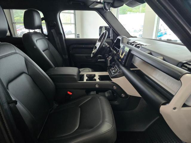 2025 Land Rover Defender 110 P300