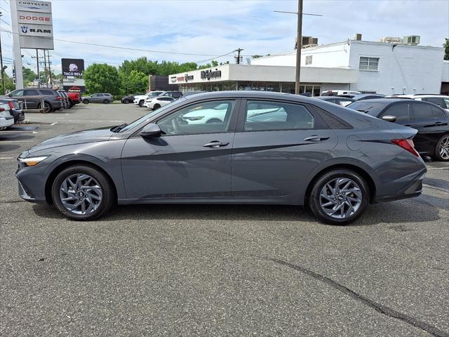 2024 Hyundai Elantra SEL 2024 Hyundai Elantra SEL