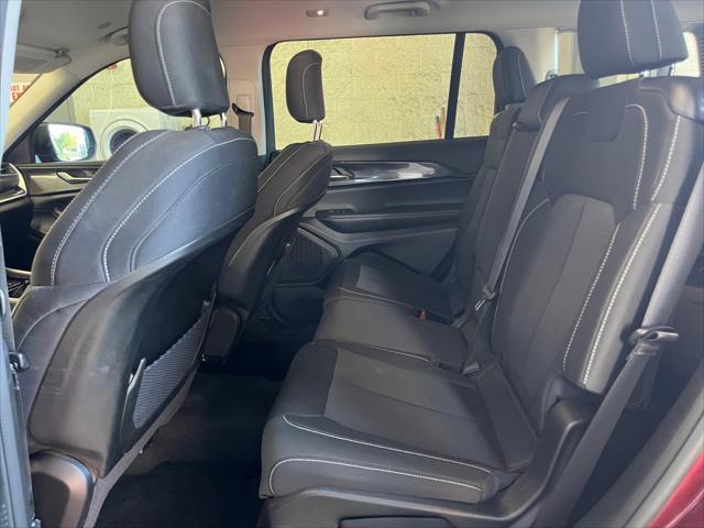 2023 Jeep Grand Cherokee L Laredo 4x4