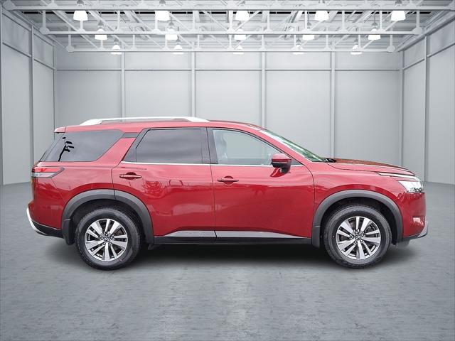2023 Nissan Pathfinder SL 4WD