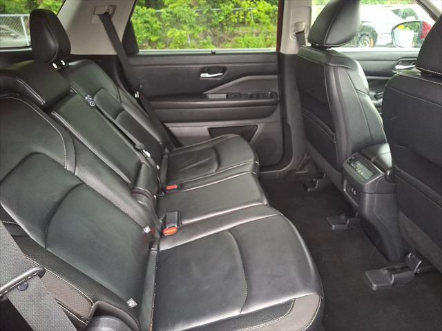 2023 Nissan Pathfinder SL 4WD