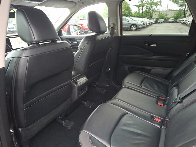 2023 Nissan Pathfinder SL 4WD
