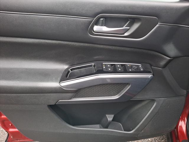 2023 Nissan Pathfinder SL 4WD