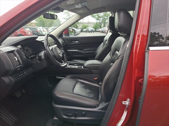 2023 Nissan Pathfinder SL 4WD