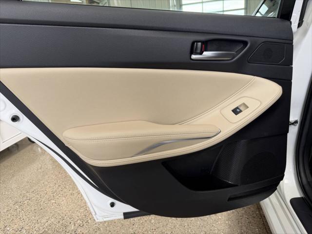 2021 Toyota Avalon XLE