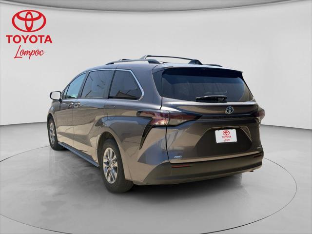 2023 Toyota Sienna LE