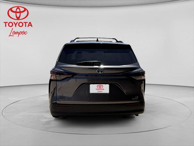 2023 Toyota Sienna LE