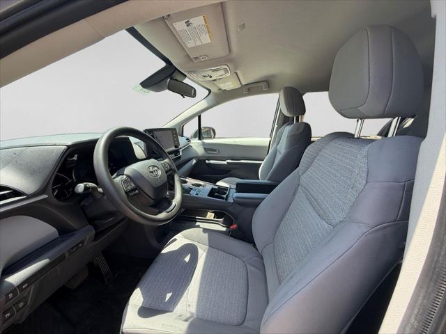 2023 Toyota Sienna LE