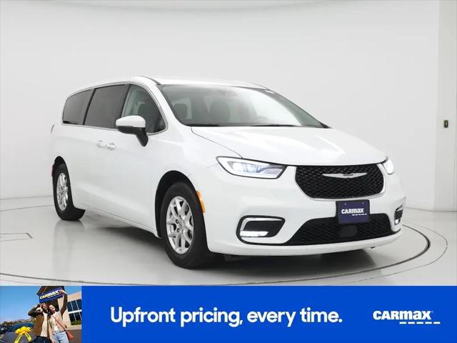 2023 Chrysler Pacifica Touring L for sale in Santa Rosa, CA