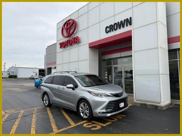 2024 Toyota Sienna Platinum for sale in Decatur, IL
