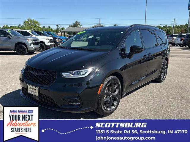 2025 Chrysler Pacifica Limited for sale in Scottsburg, IN