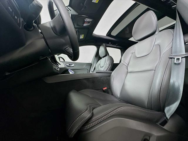 2026 Volvo XC60 Plug-In Hybrid Black Edition Ultra, T8 AWD Electric/Gasoline, Dark