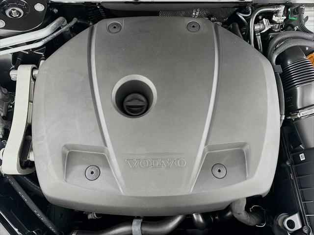 2026 Volvo XC60 Plug-In Hybrid Black Edition Ultra, T8 AWD Electric/Gasoline, Dark