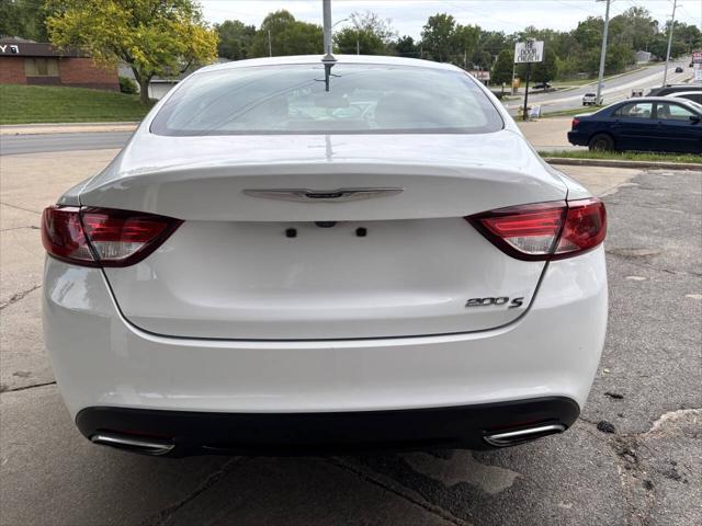 2015 Chrysler 200 S