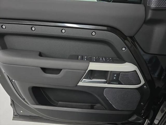 2024 Land Rover Defender 110 P300