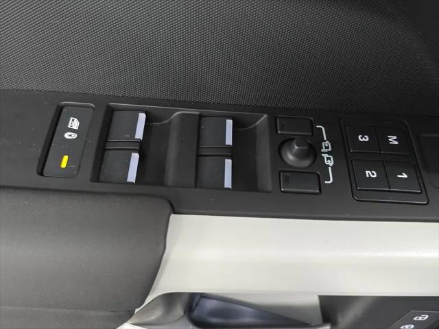 2024 Land Rover Defender 110 P300