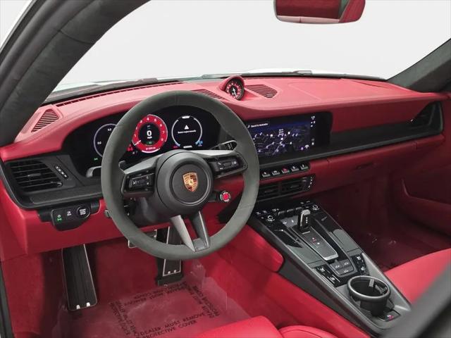 2025 Porsche 911 Carrera 4 GTS