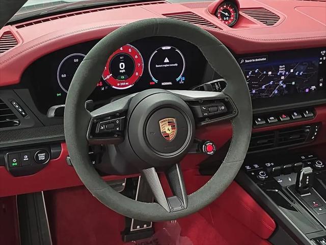 2025 Porsche 911 Carrera 4 GTS