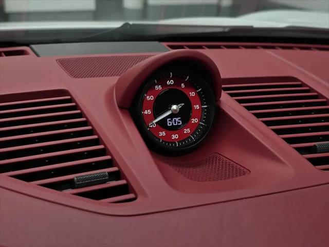 2025 Porsche 911 Carrera 4 GTS