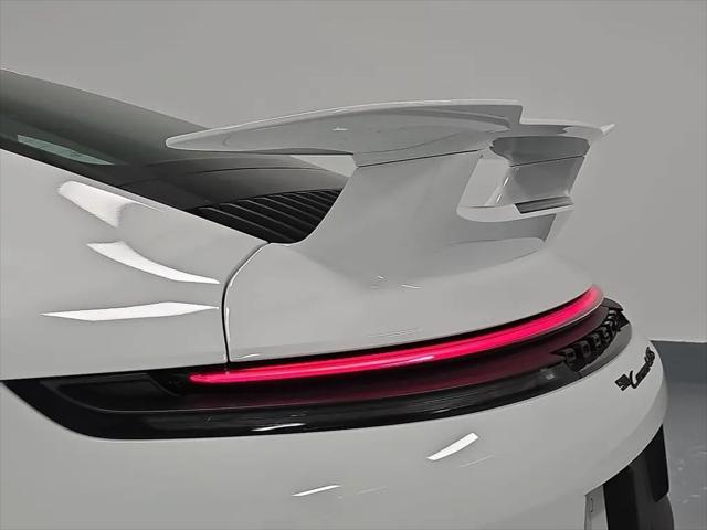 2025 Porsche 911 Carrera 4 GTS