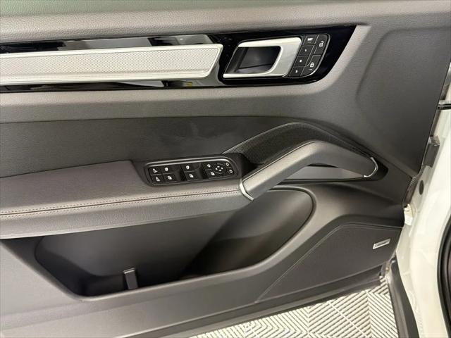 2022 Porsche Cayenne Platinum Edition