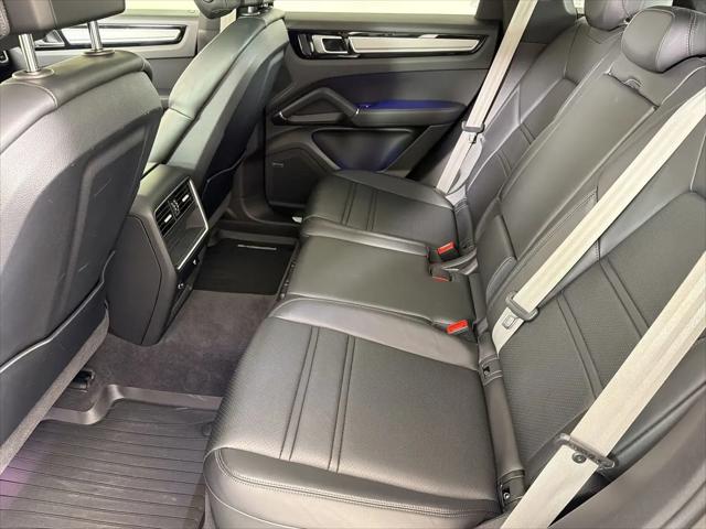 2022 Porsche Cayenne Platinum Edition