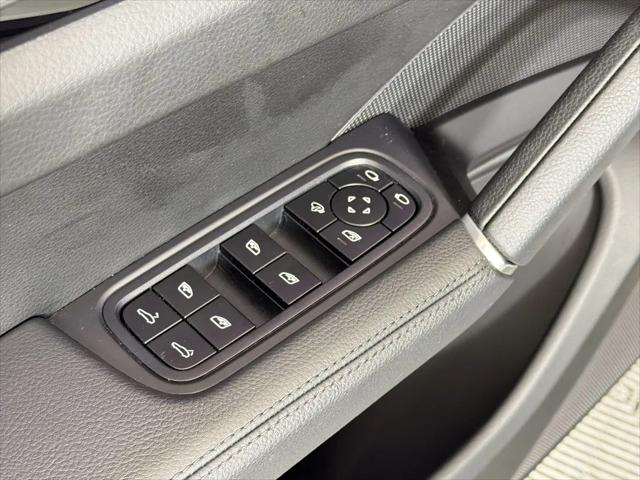 2022 Porsche Cayenne Platinum Edition