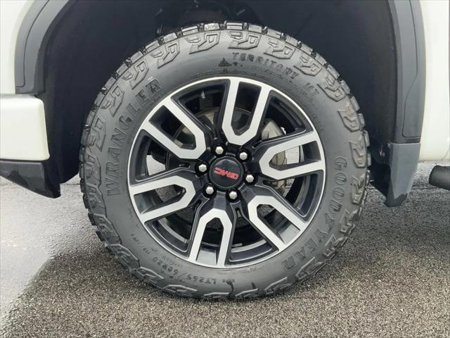 2023 GMC Sierra 1500 4WD Crew Cab Short Box AT4