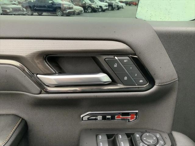 2023 GMC Sierra 1500 4WD Crew Cab Short Box AT4