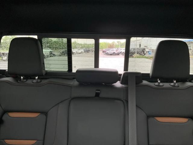 2023 GMC Sierra 1500 4WD Crew Cab Short Box AT4