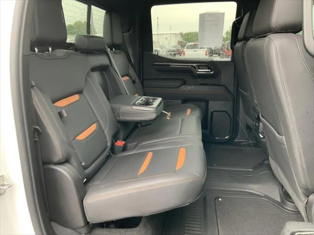 2023 GMC Sierra 1500 4WD Crew Cab Short Box AT4