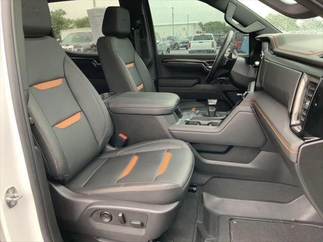 2023 GMC Sierra 1500 4WD Crew Cab Short Box AT4