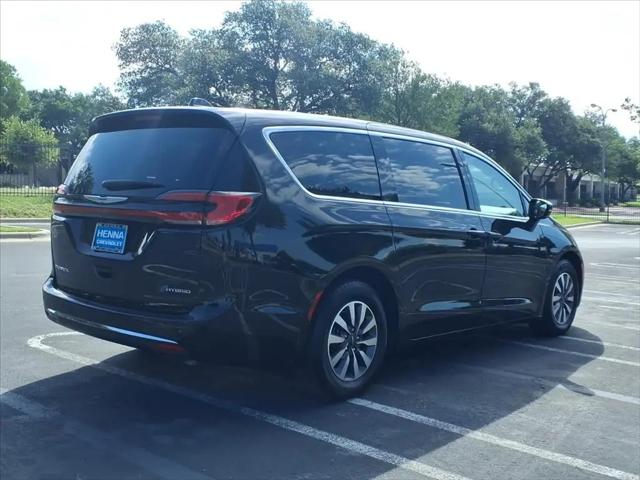 2024 Chrysler Pacifica Hybrid Select