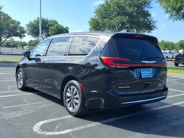 2024 Chrysler Pacifica Hybrid Select