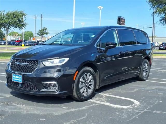 2024 Chrysler Pacifica Hybrid Select