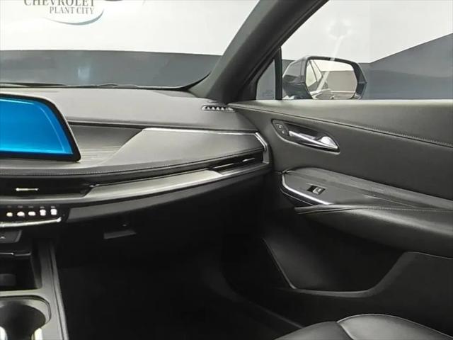 2024 Cadillac XT4 FWD Premium Luxury