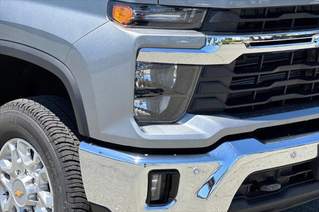 2026 Chevrolet Silverado 3500HD Crew Cab, Long Bed, LT Dual Rear Wheel, RWD