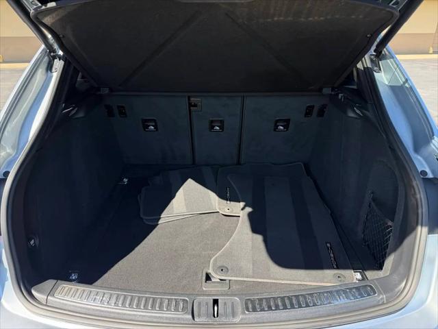 2021 Porsche Macan Macan