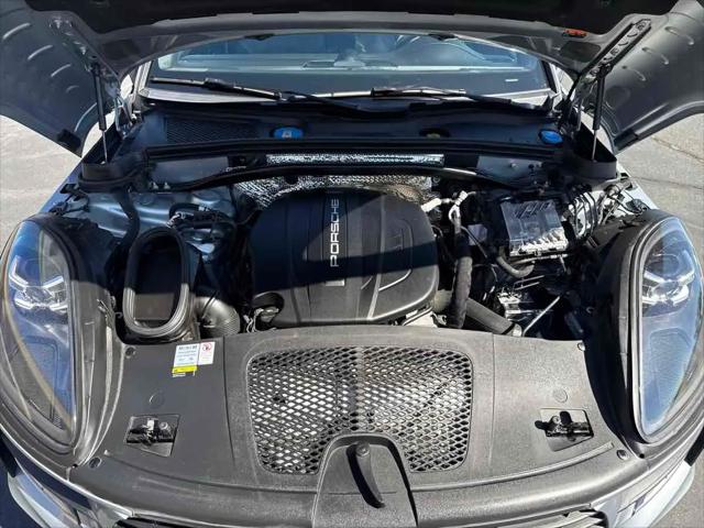 2021 Porsche Macan Macan